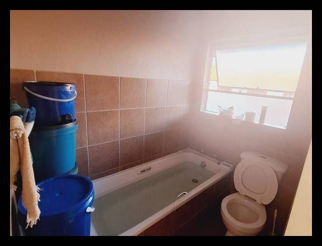 2 BEDROOM TOWNHOUSE FOR SALE IN KEMPTON PARK